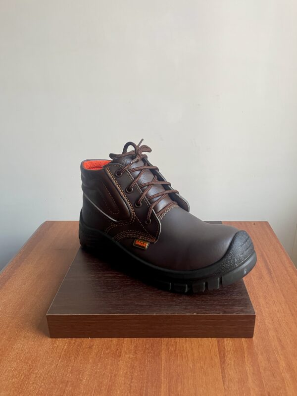 Dielectric boot 2022E